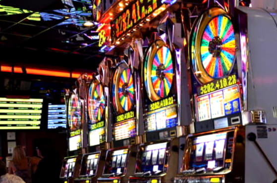 30 otočení zdarma v kasinu Royal Vegas